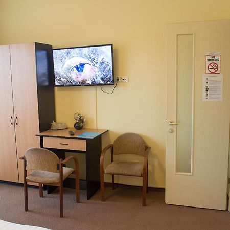 Vila Rosa 2 Hotell Cluj-Napoca Exteriör bild
