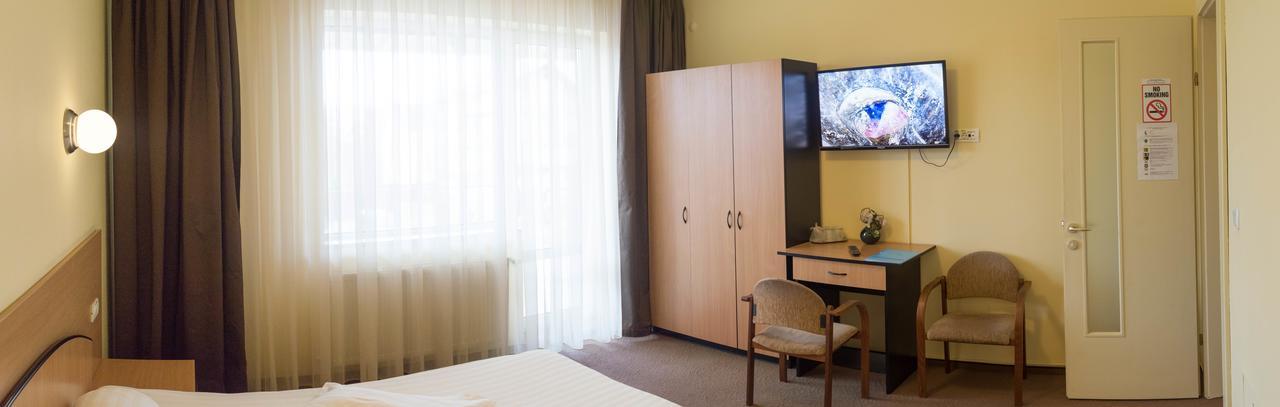 Vila Rosa 2 Hotell Cluj-Napoca Exteriör bild