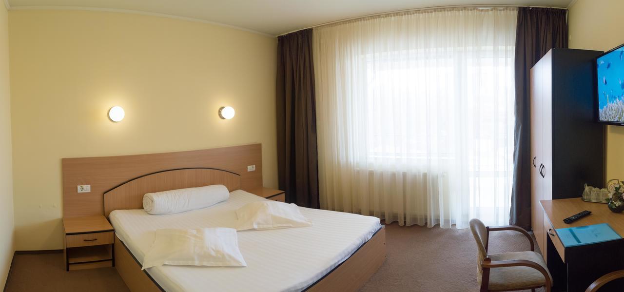 Vila Rosa 2 Hotell Cluj-Napoca Exteriör bild