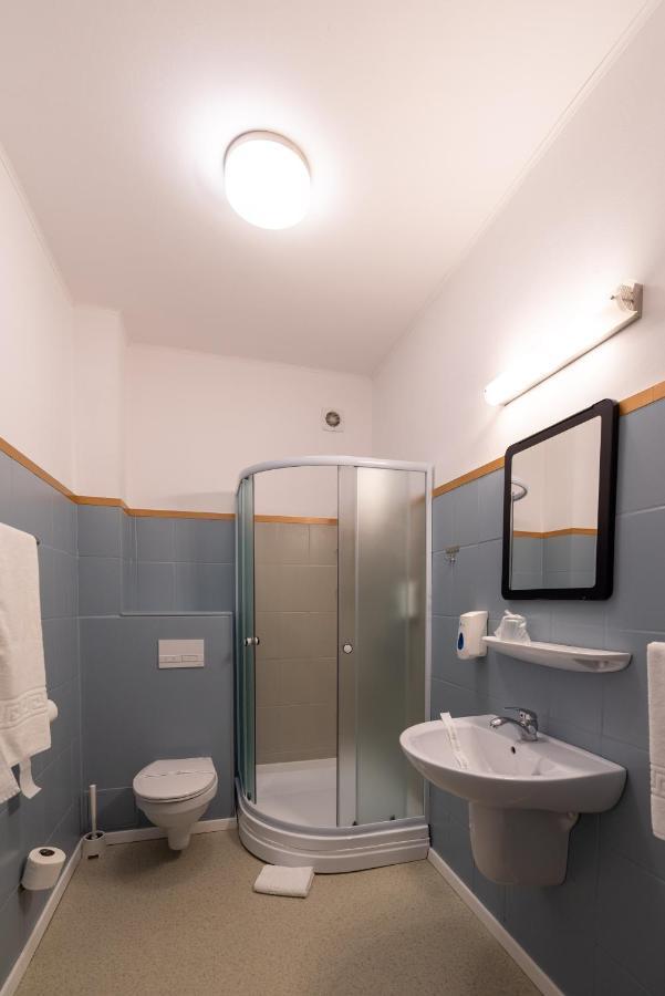 Vila Rosa 2 Hotell Cluj-Napoca Exteriör bild