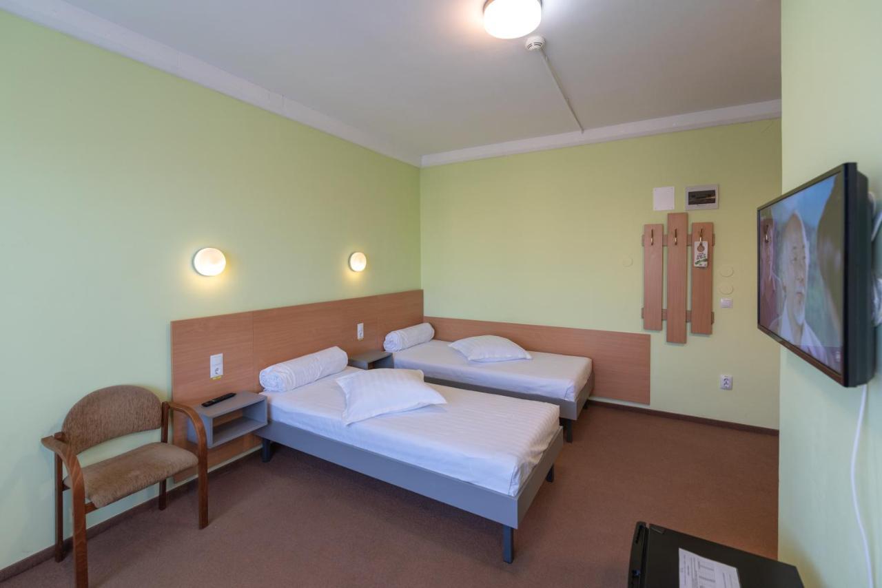 Vila Rosa 2 Hotell Cluj-Napoca Exteriör bild
