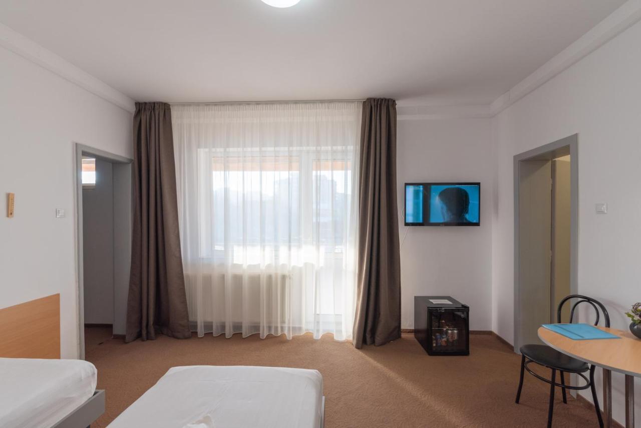 Vila Rosa 2 Hotell Cluj-Napoca Exteriör bild